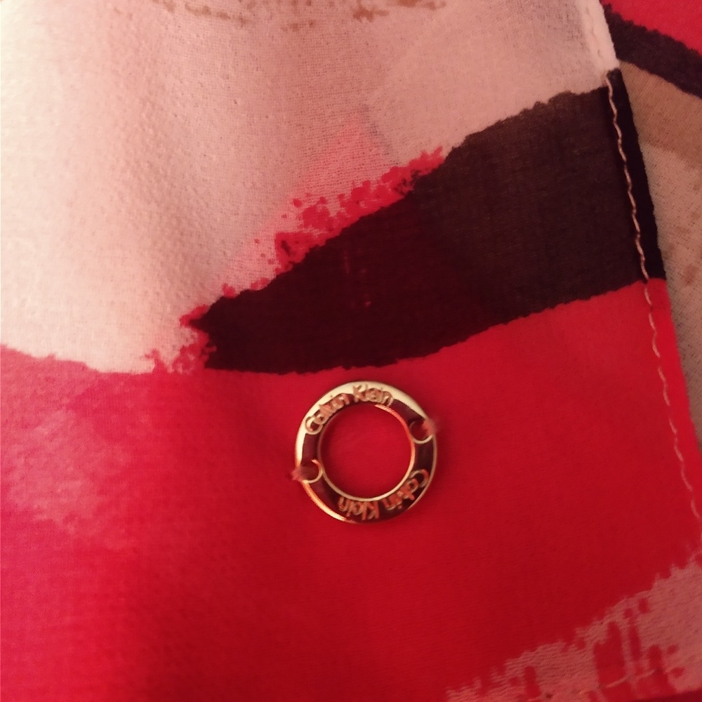 Large Calvin Klein scarf/wrap - Picture 3 of 4